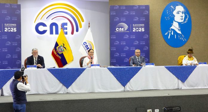 El Consejo Nacional Electoral desestimó impugnacines del correísmo y ratificó la transparencia del escrutinio de la segunda vuelta de elecciones presidenciales.