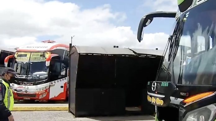 Quito reduce un 14 % los siniestros de tránsito con buses públicos en 2025 gracias al aumento de controles y citaciones.