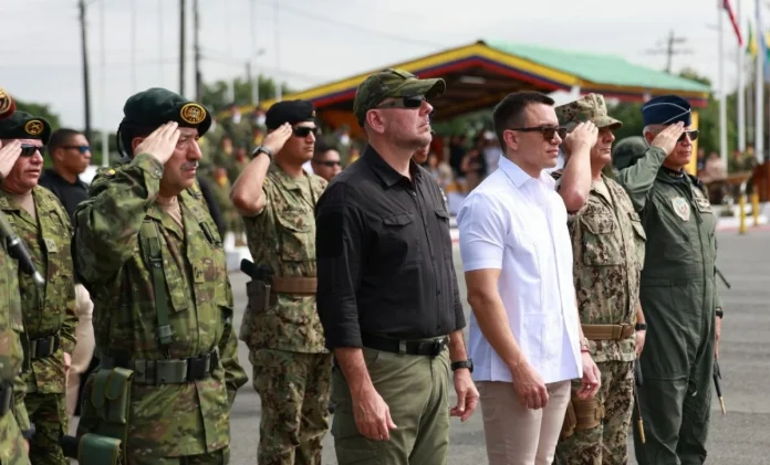 La nueva Ley de Inteligencia en Ecuador crea un sistema nacional con siete subsistemas. El artículo 51 genera preocupación por acceso estatal a datos privados de telecomunicaciones.