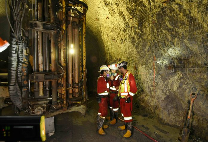 La industria minera en Ecuador ha crecido rápidamente desde 2019, acercándose al volumen de exportaciones del sector bananero.