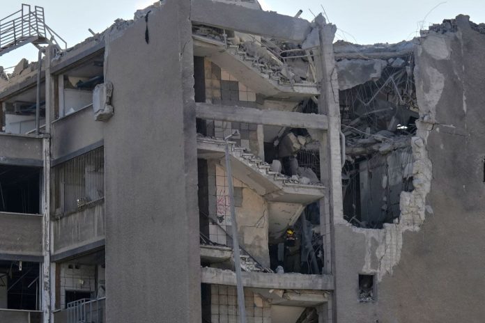 Al menos 17 personas resultaron heridas en Israel tras un nuevo ataque con misiles lanzado por Irán. Entre los heridos hay un joven de 16 años con lesiones graves por metralla.