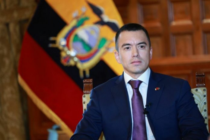 El proyecto de ley urgente de Daniel Noboa propone donaciones empresariales a FF.AA. y Policía a cambio de rebajas tributarias de hasta el 30%.