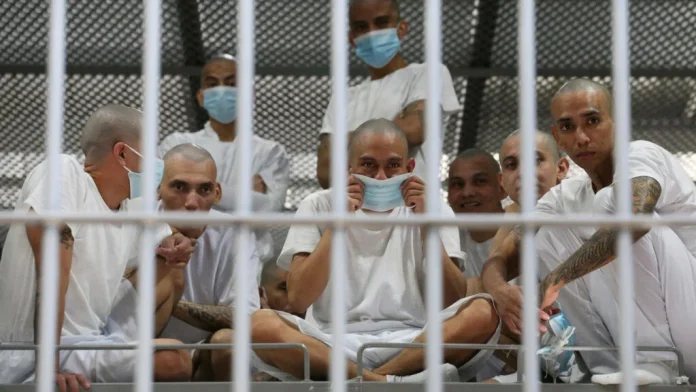 El Salvador endurece medidas a crímenes de meores de edad