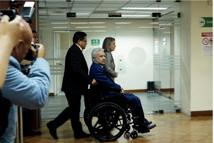 Lenin Moreno entrando a la audiencia
