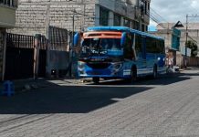 Dos siniestros mortales ponen bajo sanción a operadoras de transporte urbano en Quito Bus en Quito
